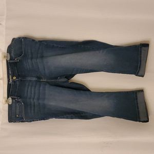 NWOT Levi Modern Capri Jeans